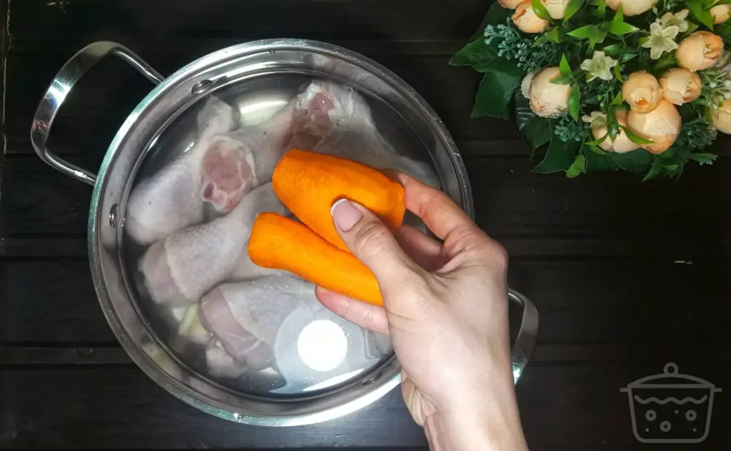 carota con cosce di pollo
